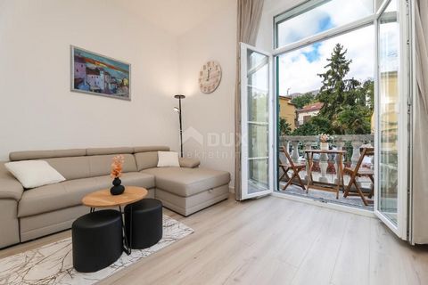 Location: Primorsko-goranska županija, Opatija, Volosko. OPATIJA, VOLOSKO - beautiful apartment for long-term rent This modern apartment is located on the second floor of a historic villa, first row to the sea. The villa is from the 19th century and ...