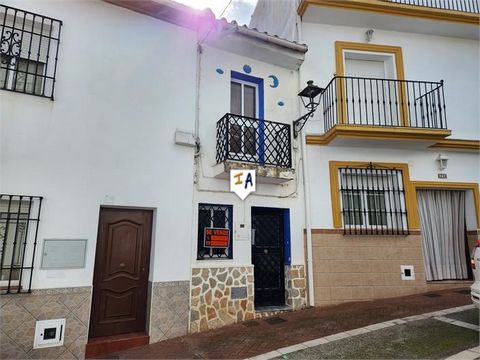 ?? Charming Townhouse with Picturesque Views in Alfarnate in the province of Malaga in Andalucia, Spain ??? Delightful townhouse nestled in the heart of Alfarnate. Boasting two bedrooms, one bathroom, and a captivating rooftop terrace with stunning v...