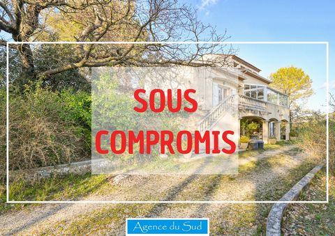 AURIOL, In the countryside and a few minutes from the heart of the village, the South Agency offers this traditional house T7 / 8 of approx 200 m2 hab on a plot of approx 5 166 m2, offering a quality construction and beautiful volumes. Facing south a...