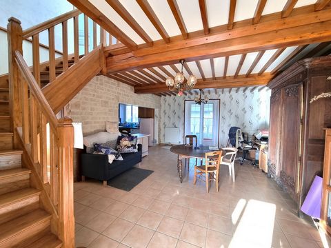 In the town of CRICQUEVILLE EN BESSIN, 5km from Grandcamp-Maisy and at the foot of the Pointe du Hoc, this charming stone house is composed on the ground floor of a living room with kitchenette of about 45 m2, a bathroom, a toilet, as well as a veran...