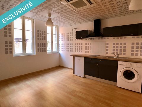 Dans la commune de Leucate (Aude), ce studio de 19 m², a bénéficié d'une rénovation récente, offrant un espace de vie optimisé. La cuisine équipée et aménagée répond aux besoins du quotidien, tout en offrant une atmosphère moderne. Orienté à l'Est, v...