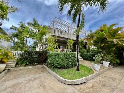 Set on the beautiful West Coast of Barbados, Pavilion Grove 6 is situated within a luxurious, small gated community near to the beach at The Fairmont Royal Pavilion Hotel. The Villa features two levels, 4 beautifully furnished en suite bedrooms and a...