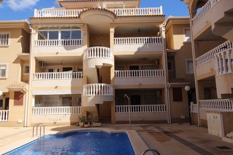 This spacious duplex apartment boasts 3 bedrooms and 2 bathrooms in the desirable residential area of La Florida, conveniently situated near local shops, restaurants, and a mere 15-minute drive from the stunning beaches of Orihuela Costa. Access to t...