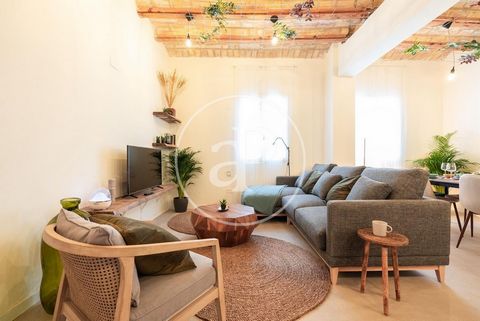 Appartement de 135 m2 avec vues dans la région de El Cabañal - El Grau, Valencia.La propriété dispose de 5 chambres, 2 salles de bain et climatisation. Ref. VV2402060 Features: - Air Conditioning - Lift