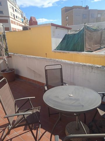 SMALL SEMI-DETACHED HOUSE IN A COMMUNITY OF SMALL HOUSES WITH ENTRANCE CORRIDOR, WHERE IT IS ALLOWED TO LEAVE THE BICYCLE OR A MOTORBIKE FOR GREATER SECURITY AND COMFORT. 45M2 BUILT GROUND FLOOR PLUS 40M2 TERRACE PL. UPPER STORAGE ROOM ORIGINAL YEAR ...