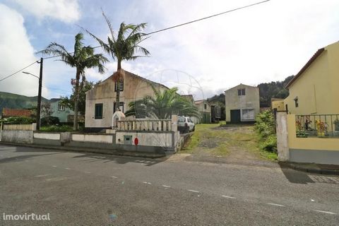 Property in the parish of 7 Cidades, municipality of Ponta Delgada with two houses, one T3 and the other T2, both improvements, inserted in land with 4,264m2