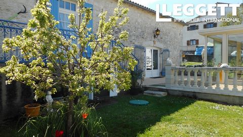A20891KMV24 - This a great opportunity to purchase a home in the heart of the village with the added advantages of a large garden, covered pool and ample outdoor seating areas including a veranda, all only 15 mins to Bergerac, airport and train stati...