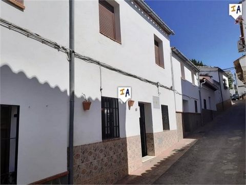 EXCLUSIF pour nous! Cette jolie maison de ville de 2 chambres se trouve dans la ville de Benaojan dans la province de Malaga, Andalousie, Espagne. La propriété s'ouvre sur le salon principal qui est lumineux et spacieux avec beaucoup d'espace pour s'...