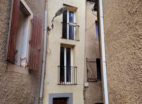Lively village of the Orb river offering all shops, cafes and restaurants, 30 minutes from Beziers, motorways and beaches. Sweet village house onto 4 levels and in excellent condition, with 65 m2 of living space. Ideal as a holiday home and for summe...