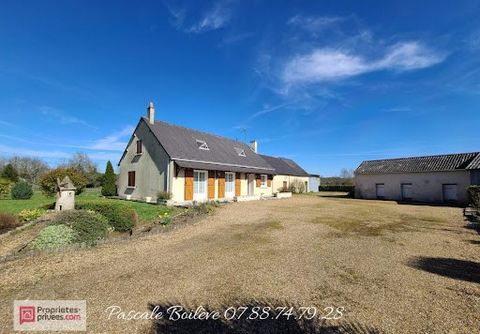 20 minutes from Saumur, close to shops, schools and a supermarket. In the town of Vernoil le Fourrier, this house comprises on the ground floor an entrance, a fitted kitchen, a living room with fireplace, two bedrooms, a bathroom, WC, a boiler room-l...