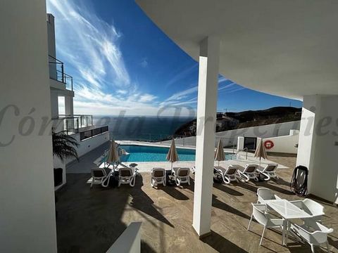 Brand new apartment in the urbanization Terrazas de Ladera in Nerja, with wonderful sea views and south facing. The main feature of this furnished apartment is that it is newly built and can be an ideal option for those who want a brand new home. Loc...