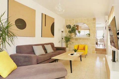 Located in Paphos. Cozy 2 bedroom semi detached house located in Universal, Paphos It is consist of open plan living room with kitchen and a guest toilet on the ground floor. 2 bedrooms with bathroom on the first floor. ✅A well maintained area with m...