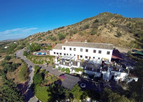 Cosy hotel that forms part of a rural complex in the countryside and comprises of 7 independent houses. This fantastic building has a nice pool, outdoor dining area, barbecue, gardens, a playground and a nice balcony with great views. The Finca is se...
