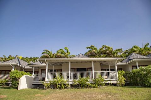 Located in Nonsuch Bay. This beachfront cottage is located just a few steps from the beach. Nonsuch Bay Resort combine a private residential style living with the benefits of access to an impressive resort. Located in Nonsuch Bay on the east coast of...