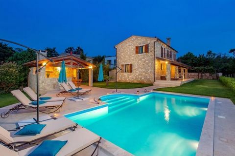 Beautiful stone villa for sale in Svetvincenat Renaissance region! Total area is 159 sq.m. Land plot is 1020 sq.m. In one of the settlements of the municipality of Svetvinčenat, a stone villa with a spacious garden surrounded by nature is for sale. T...