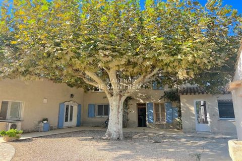 Discover the tranquility of the countryside in this magnificent charming house of 323 m², ideally located in Beaucaire. This farmhouse, built in 1850, extends over 2 levels and faces south, guaranteeing optimal light. This residence offers you 2 acco...