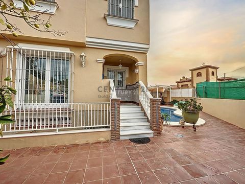This charming villa, located in the peaceful residential area of Puerto de la Torre in Málaga, is the perfect family home. With a convenient location and close proximity to Los Morales School, this villa boasts an ideal layout that allows for seamles...