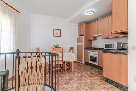 Do you want to live in a house for very little? It is possible with this house, it will give you peace of mind and quality of life. Located in Lanjaron in a beautiful village a few kms from Granada and only 20 minutes from the Costa Tropical. It is l...