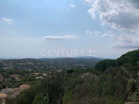 House located 5 minutes from Lloret de Mar. With a total built area of 154 m², distributed in living room with open kitchen, 4 bedrooms and 1 bathroom. With a plot of 1,283m². We now include free notary fees or 2,000 euros check to spend at IKEA. The...
