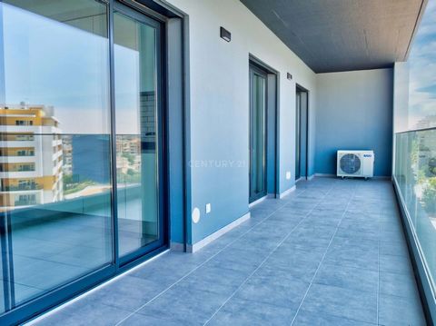 A Luxury Two Bedroom Apartment with a Panoramic View in the city of Portimão. Welcome to your new home in the heart of Portimão! We present a magnificent two-bedroom apartment on the 9th floor in one of the most prestigious buildings, which is a true...