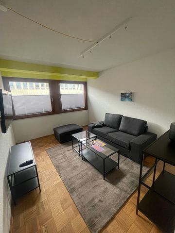 Dellviertel, very nice furnished flat in top location! The newly renovated flat is in a top central location. The 1st bedroom is very bright and has a 120 cm bed with a mirrored wardrobe, desk and a cosy corner with armchair to linger. The 2nd bedroo...