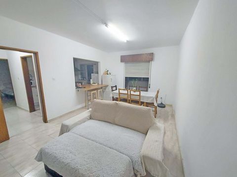 3 bedroom apartment in Olhão, completely renovated and furnished. The apartment is located in Olhão in a building with four floors without elevator and consists of an equipped kitchen, a spacious living room, two bathrooms, three bedrooms and a pantr...