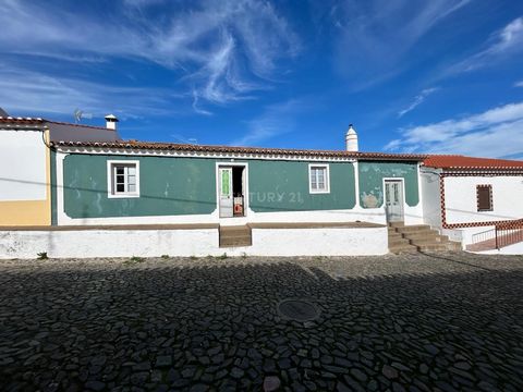If you are interested in investing in a property with great potential for profitability, or even if you would like to have a holiday home in Alentejo, without the need for a large investment, I present to you this magnificent typical house in the cha...