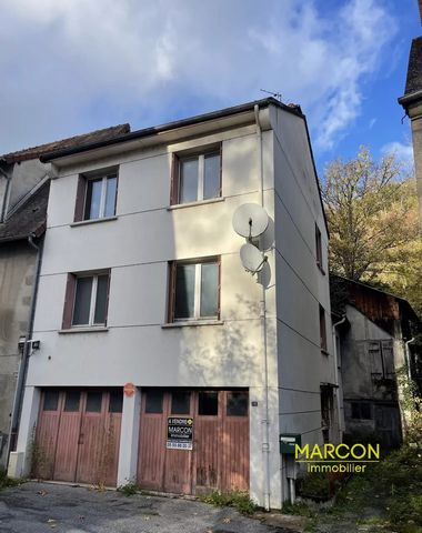 MARCON IMMOBILIER - Ref 88201 - CREUSE EN LIMOUSIN - AUBUSSON SECTOR. A house comprising on the ground floor: entrance, 2 garages, a cellar. 1st floor: landing, kitchen, living room, storage room, WC. 2nd floor: landing, 2 bedrooms, an office, bathro...