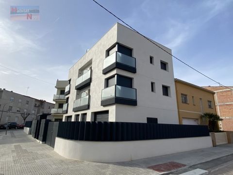 Willkommen in Ihrem neuen Zuhause in Banyeres del Penedès! Dieses schöne Haus befindet sich in einer privilegierten Gegend, ist bezugsfertig und bietet alle Annehmlichkeiten, die Sie suchen. Diese Eckimmobilie verfügt über ein modernes und funktional...