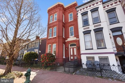 OPEN House Saturday April 13th 1pm to 3:30pm. Within our historic city, this historic home is now available. 10 foot ceilings, heart of pine floors, plaster ceiling medallions, 7 original marble fireplace mantels, 9 ft pocket doors, 5 bays, renovated...