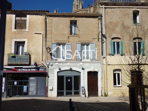 Saint-andré de Sangonis est un village très agréable à 20 minutes de Montpellier par l'autoroute A 750. Idéalement situé au centre ville et à proximité de tous les commerces, cet immeuble d'environ 154 m² est composé de 3 logements répartis de la faç...