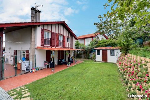 In Hendaye, find a new home with this T5 house with a large outdoor terrace. Inside there are 4 bedrooms and a kitchen area. Importantly, its 3 bathrooms ensure a certain level of comfort. Its living area is approximately 170 m2. The land will certai...