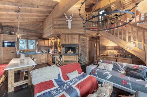 This sumptuous 3-bedroom apartment of around 92.72 m2 is located in a sought-after residence. The old wooden beams and fireplace create a warm and welcoming chalet atmosphere. The apartment features a fully-equipped kitchen opening onto a lovely livi...