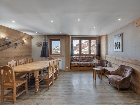 Located in the heart of Val Thorens, this charming apartment with a floor area of 80.69 m2 benefits from a privileged location, ski-in/ski-out and close to all amenities. It has a large living room opening onto a fitted kitchen. On the night side, th...