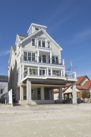 The perfect beachfront home for daily living or as a very lucrative rental. This fabulous home with its own, deeded, private beach is an unbelievable asset. Investors with no mortgage can enjoy an 11+ CAP and with a mortgage 6.5+ CAP. Bright home wit...