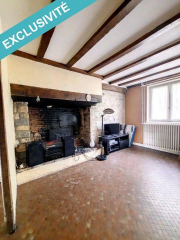 Ideally located, in the heart of Chevigny-Saint-Sauveur, on a plot of approximately 579 m² with a well and a stream, this farmhouse type house, nestled in a green setting, without vis-à-vis, has the charm of the old. It offers, on the ground floor: a...