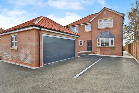 GUIDE PRICE £430,000 ONLY TWO REMAINING ON THIS SELECT DEVELOPMENT ON SOUTH FACING PLOTS OVERLOOKING OPEN COUNTRYSIDE An exciting opportunity to acquire one of these stylish modern detached houses forming part of a small select development. Providing...