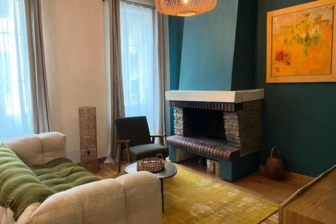 Dit charmante appartement van 70 vierkante meter, gelegen in het 7e arrondissement van Marseille, biedt een comfortabele en stijlvolle uitvalsbasis voor maximaal 4 personen, waardoor het ideaal is voor families of groepen vrienden. Gelegen op de eers...