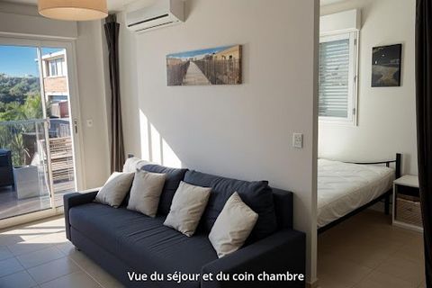 Joli appartement de type T1 d'environ 28 m2 situé à PORTO-VECCHIO (20137) Dans un résidence paisible où règne le calme, ce logement bénéficie d'un emplacement de choix, il est à toute proximité du port réputé de PORTO-VECCHIO qui est en pleine expens...