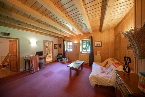 Situated in a quiet no through road in a hidden gem of a location in the village of Montriond, adjoining Morzine and just a few minutes drive from the centre and the skiing at the Ardent, Super Morzine or Pleney ski lifts. Facing south-east with love...