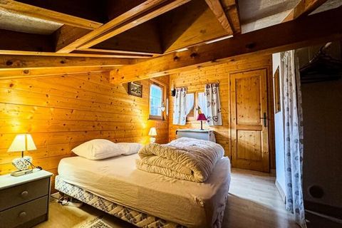 Prachtige accommodatie van 100 vierkante meter gelegen &agrav; Saint-Gervais-les-Bains. Array Het chalet beschikt over 3 comfortabele slaapkamers, waardoor u verzekerd bent van rustige nachten na een dag vol avonturen. De grote woonkamer met open haa...