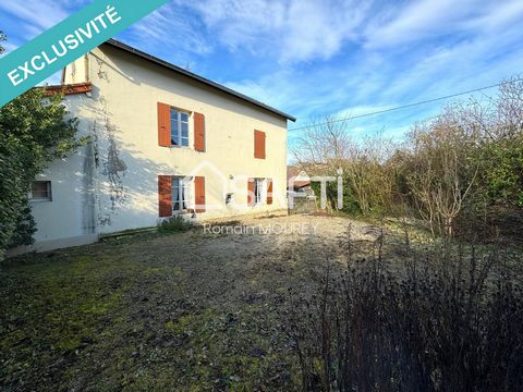 /// EXCLUSIVITÉ SAFTI /// Maison en pierre de 87 m² habitable, mitoyenne d'un coté (non dérangeante), sur un terrain clos de 782 m², située dans un quartier calme, proche toutes commodités à pied, dont les écoles et la gare. - Au rez-de-chaussée: Sal...