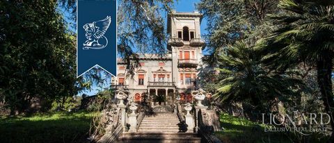 A pochi chilometri da Lucca è in vendita questa magnifica villa di lusso in stile liberty. La proprietà si sviluppa su 3 livelli, per una superficie complessiva di 1.300 mq ed è circondata da 220.000 mq di terreno, di cui 35.000 di parco. Ampie apert...