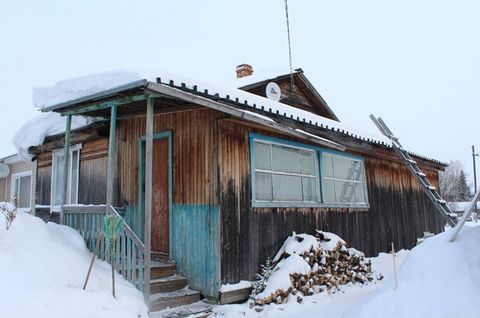 Продается через электронные торги на площадке ЭТП ГПБ 3-комн. квартира, площадью 67.9 кв.м. (1/2 дома). Жилая площадь 42.2 м2, кухня 8.7 кв.м. Площадь комнат: 10.1/17.6/14.5 м2, комнаты изолированные. Местоположение: Красноярский край, Енисейский р-н...