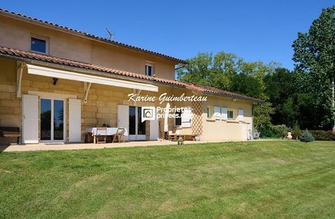 Karine Guimberteau, Private Properties, offers you a haven of peace and greenery in Libourne itself. Condat district, or the Libourne countryside. Come and put your suitcases down in this stone house surprising by its services. Bright and full of cha...