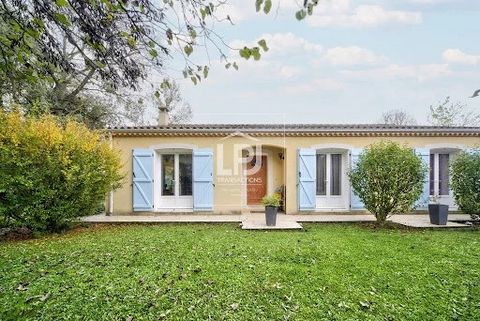 Come and discover this lovely 121.48 m² detached house that we are offering you EXCLUSIVELY, ideally located in a bucolic residential area of Frouzins. A haven of peace close to all amenities! Town centre and motorway access 5 minutes away, Toulouse ...