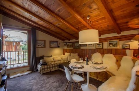 Located in the heart of Val-d'Isère (73150), this apartment enjoys a prime location in this internationally renowned resort. Rich in activities all year round, Val-d'Isère offers privileged access to the ski slopes in winter and magnificent hiking tr...