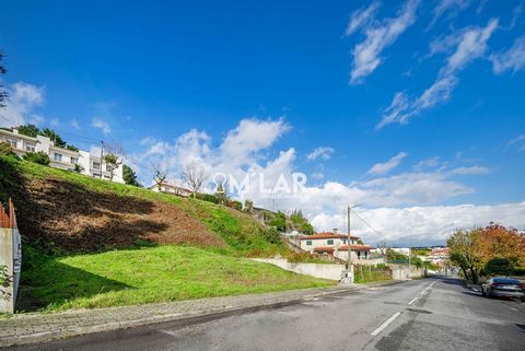 Land for detached house in Real, Braga Urban land, located in Real, Braga, with excellent accessibility and very close to the city center and all kinds of services and commerce. This plot of about 800 m2, already has a project approved by the CMB for...