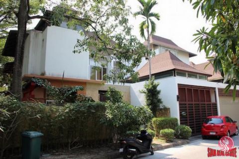 Luxury pool villa development in Na Jomtien just south of Pattaya. The houses are very built and finished and feature private pools all in a lush tropical setting. You will feel live you live in a tropical paradise. The house is located within walkin...