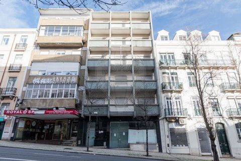 Building with Hotel project for sale This unique building is available for sale at the prestigious Rua Conde Redondo, n.º 129, in the parish of Santo António, Lisbon, just a 3-minute walk from the famous Avenida da Liberdade. With a gross private are...